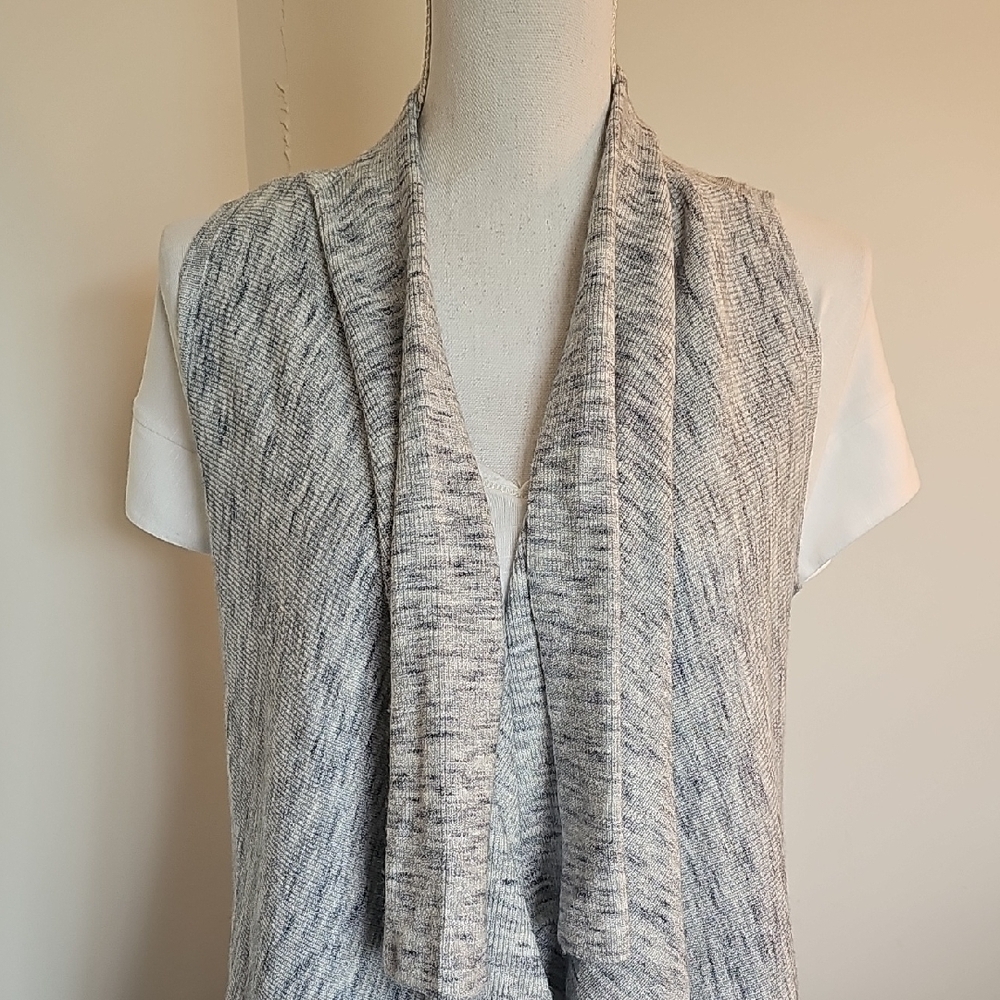 White House Black Market Light Gray Knit Cardigan - Picture 2 of 6